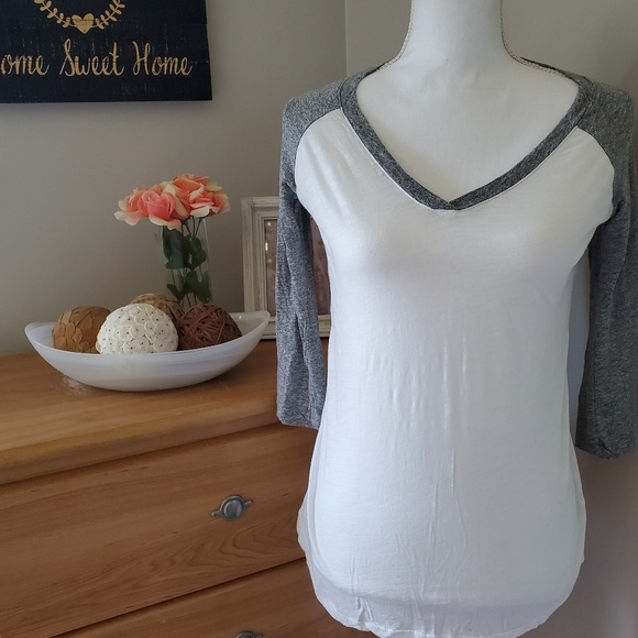 Monrow vneck raglan tshirt - Picture 2 of 7